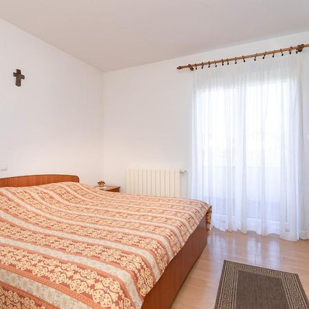 2-Bedroom Krk Apartment - Near Krk Beaches & Town! Krk Town Bagian luar foto